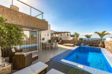 Luxiorious detached Villa Reya I, with private pool and in walking distance of the beach in Costa Adeje, Tenerife